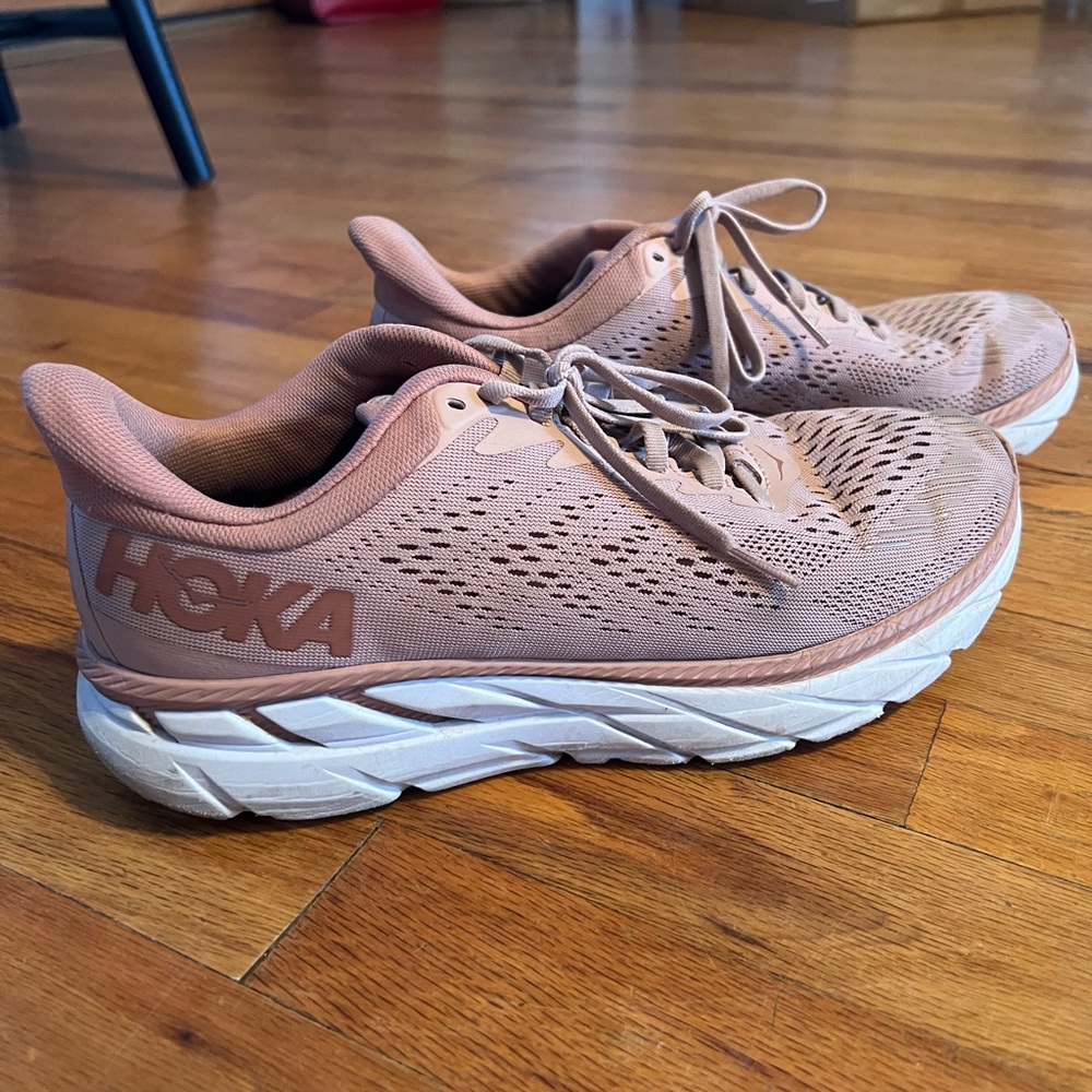 VEUC Hoka Clifton 7 Size 9.5 Pink